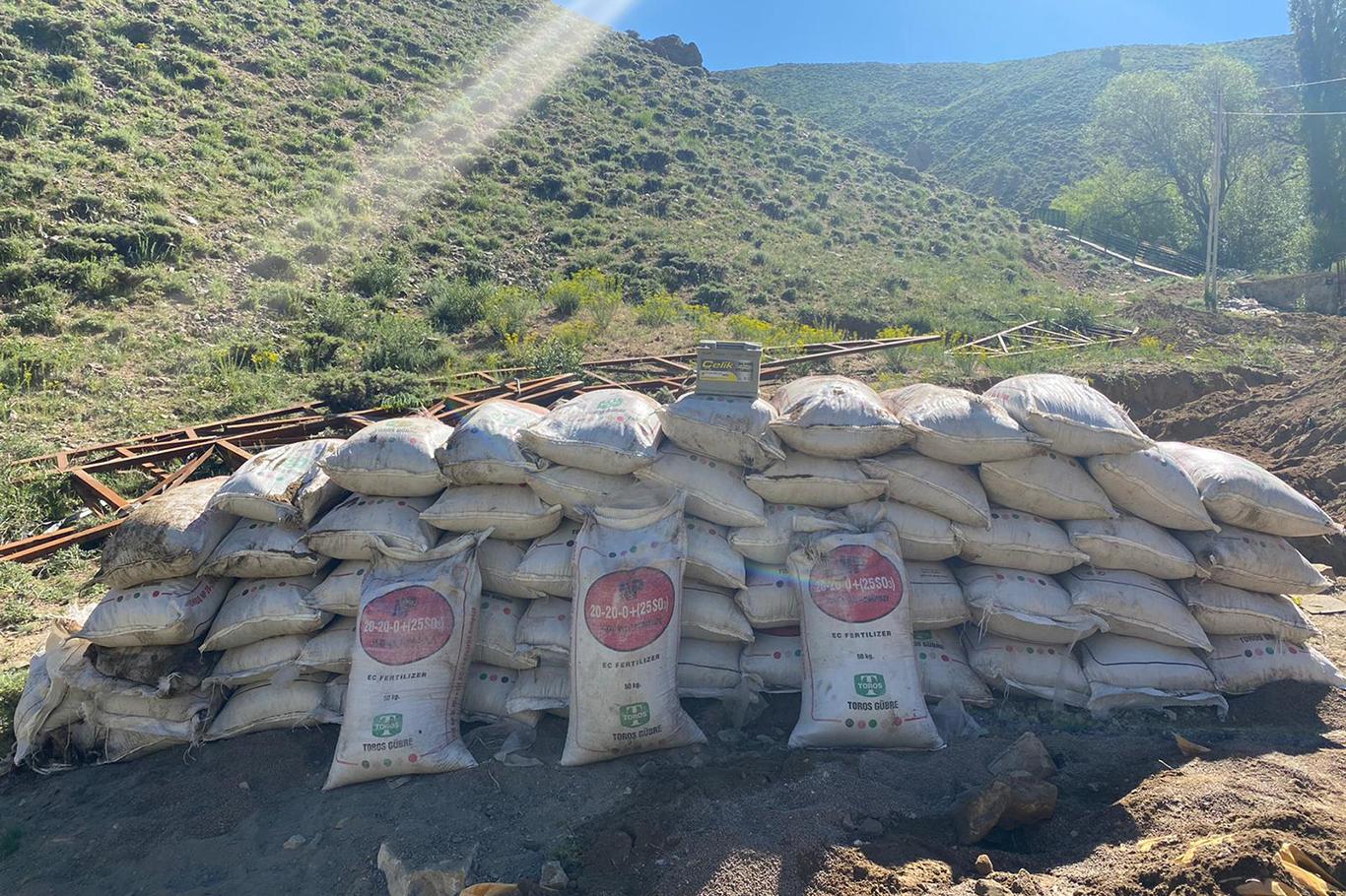 Van’da PKK operasyonunda 3 ton suni gübre ele geçirildi